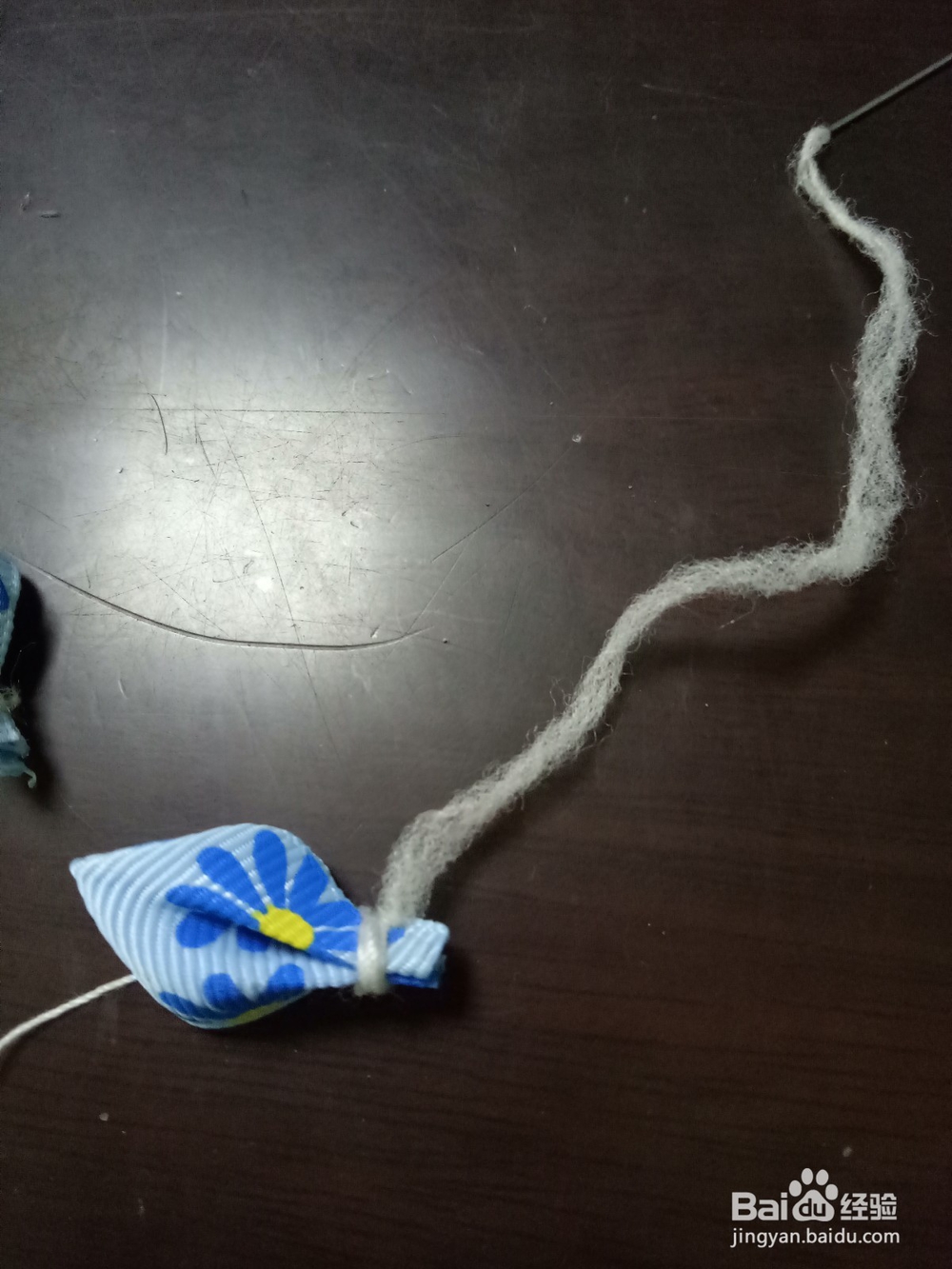 如何做一朵漂亮的丝带花