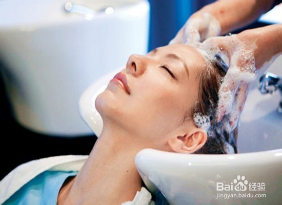 洗头发时应该注意什么才能够不掉发