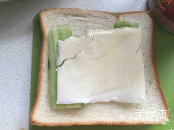 鸡蛋火腿三明治