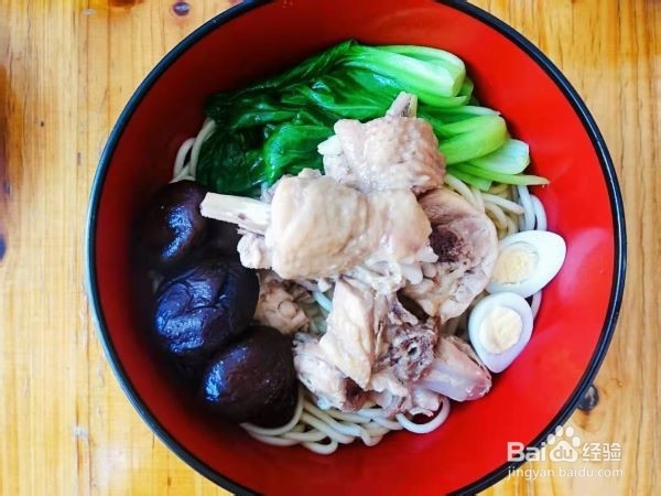 一碗暖心的香菇炖鸡面