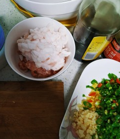 秋葵炒肉的做法