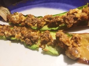 如何制作美味的茄子西葫芦牛肉芝士卷？