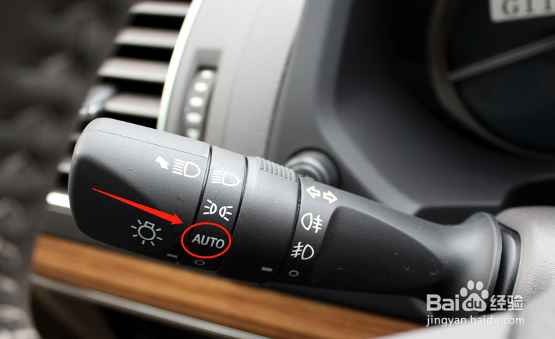 丰田普拉多车辆的灯光功能怎么调节