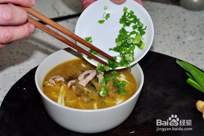 【酸菜肉丝面】一吃难忘的酸爽