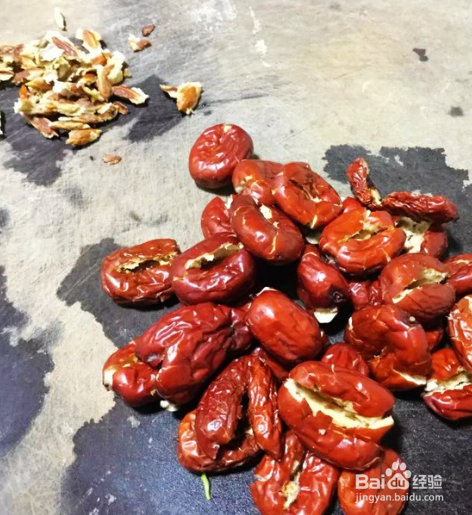 雪耳红枣鸡蛋糖水