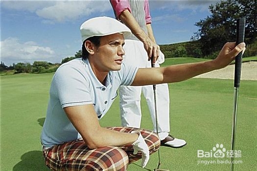 打高尔夫怎样才能避免背部拉伤