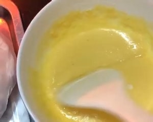 松软的电饭煲蛋糕的做法