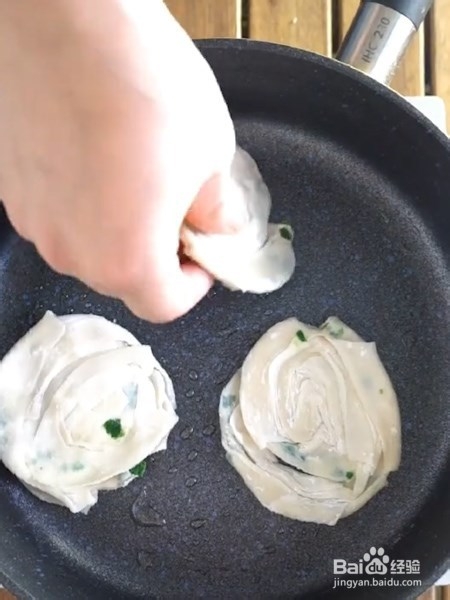 馄饨皮葱油饼