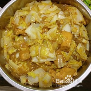 白菜炖粉条加豆腐泡