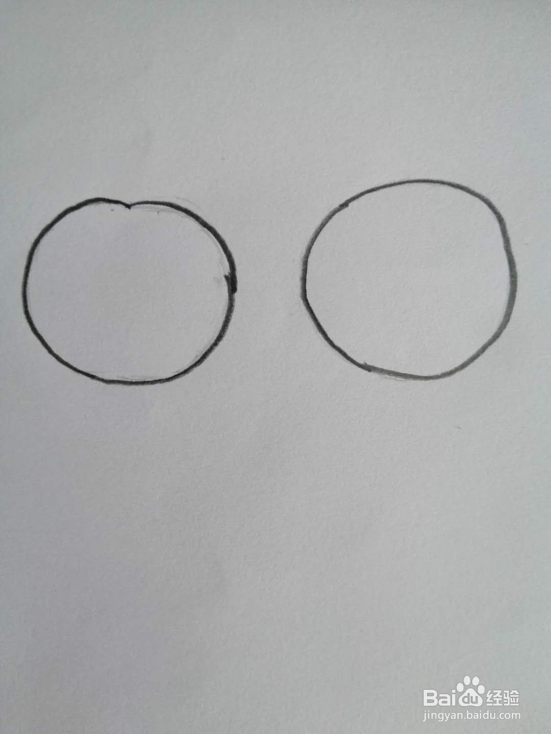 两个小孩手拉手简笔画