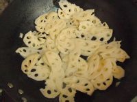 青椒肉片炒脆藕的做法