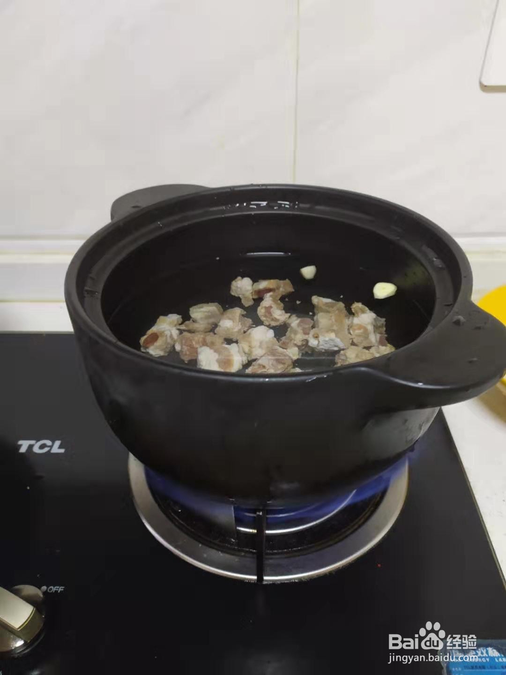 冬季养生美食——萝卜排骨汤