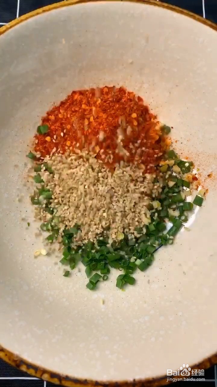 如何自制美味好吃的家常凉拌面条
