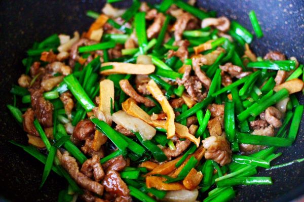 香干肉丝炒韭菜
