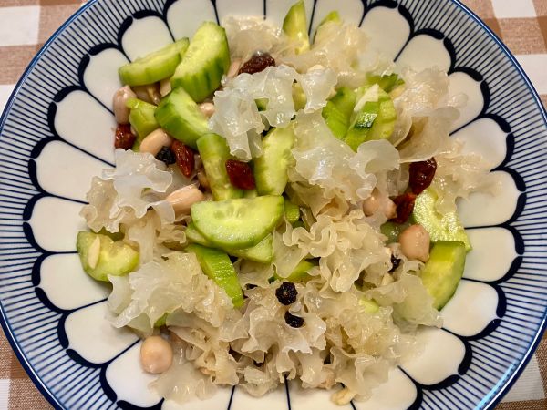 凉拌黄瓜银耳枸杞花生豆