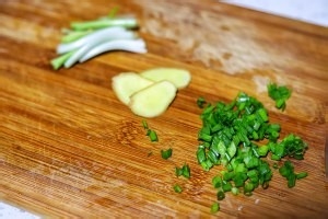 让人吃了还想吃的红烧鸡腿做法