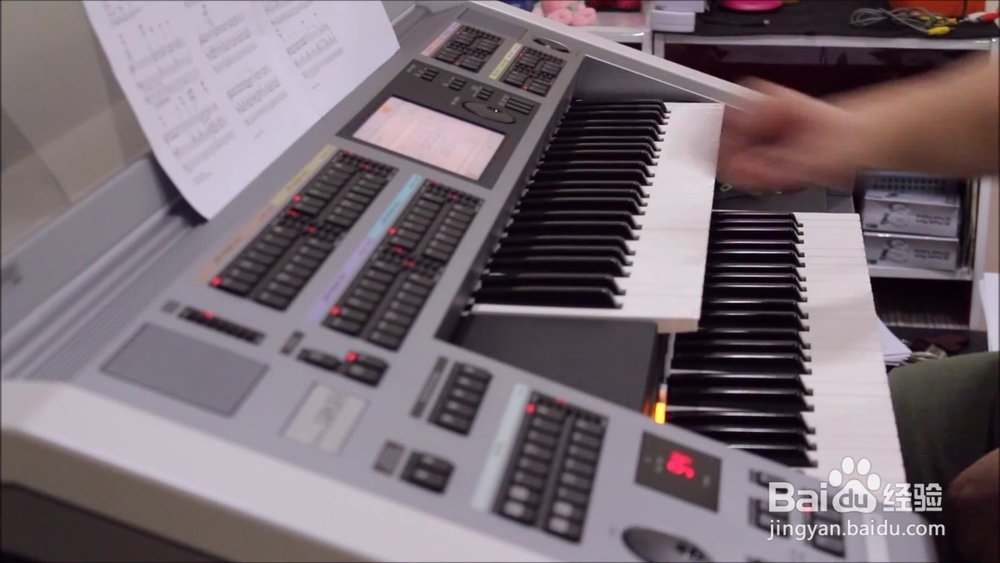 如何正确引导孩子双排键电子琴入门？