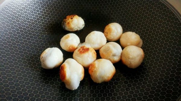 芝麻汤圆蒜酸菜