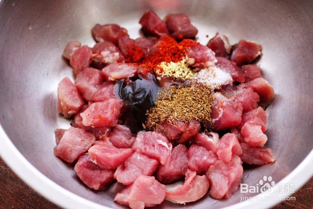 孜然香辣牙签肉的做法