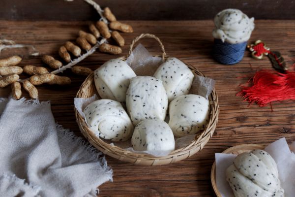 黑芝麻刀切馒头