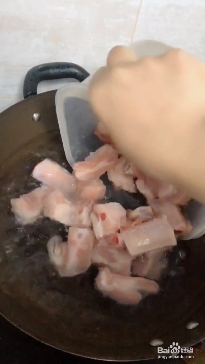 如何自制简单好喝的莲藕排骨汤