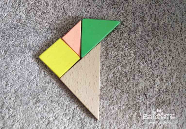 用七巧板怎样拼一条胖头鱼？