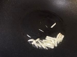 教你怎么做青椒素炒秀珍菇
