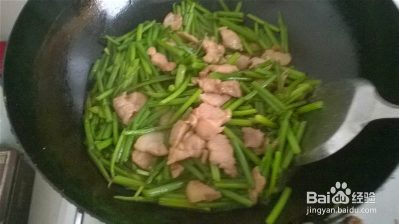 芹菜炒肉的做法