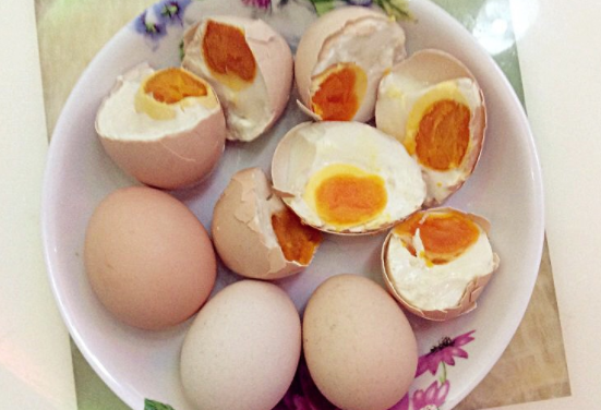 盐焗鸡蛋的功效