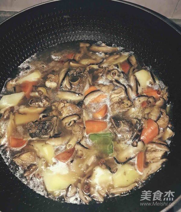 蔬菜炖鸡肉的做法