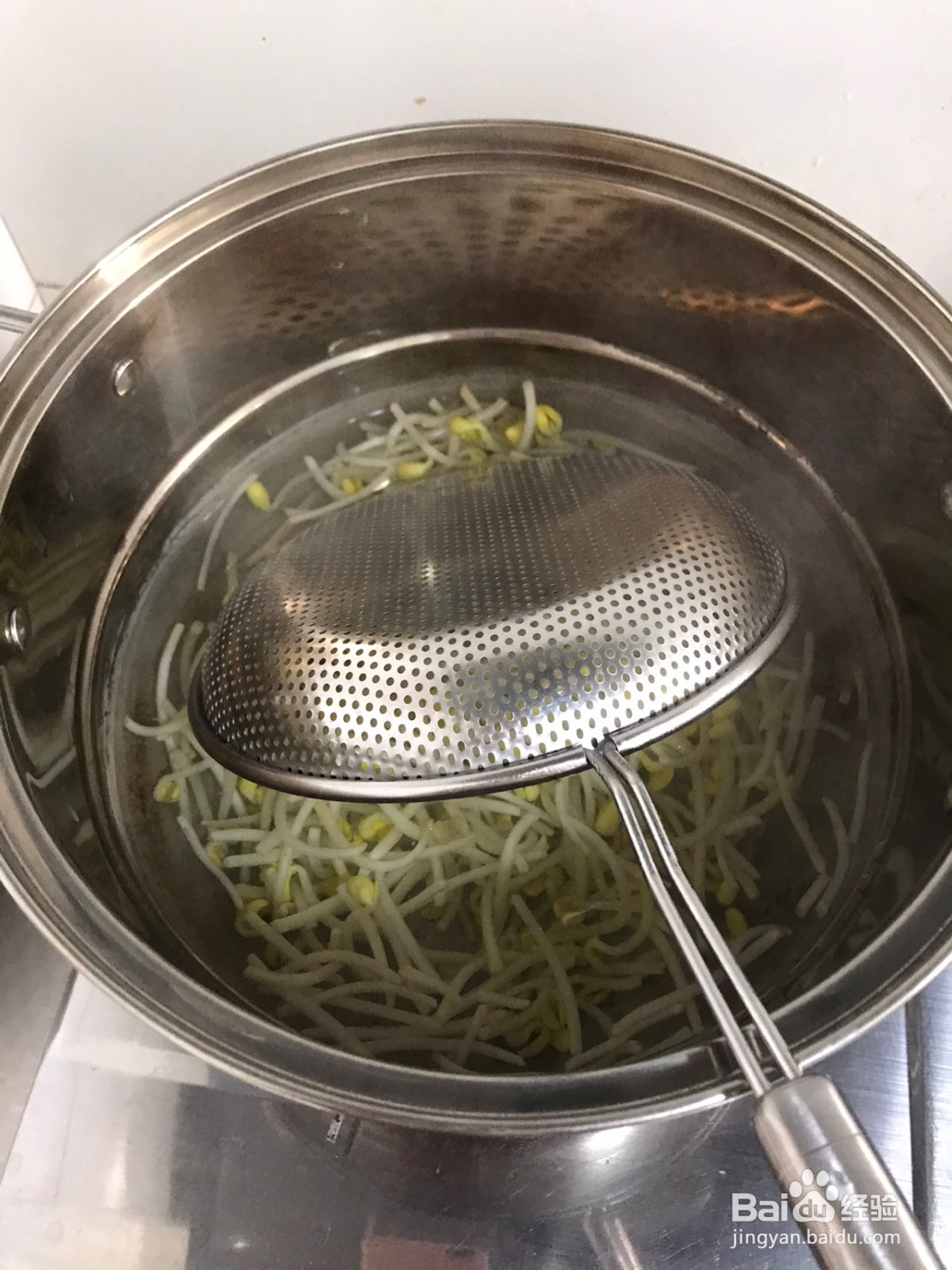 妈妈牌豆芽丸子汤的做法