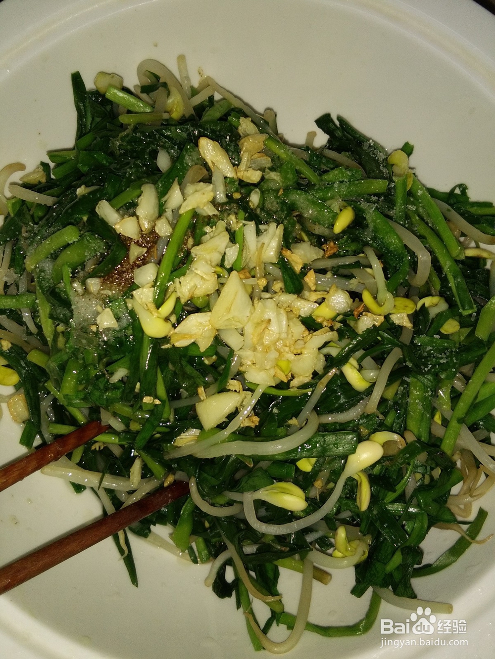 蒜油炝拌韭菜黄豆芽