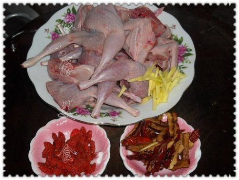 红枣枸杞蒸鹌鹑