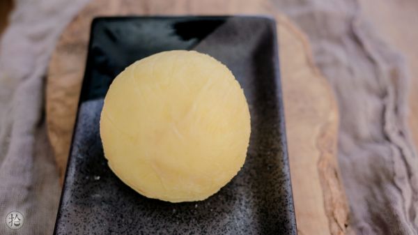 浇汁干贝土豆圆