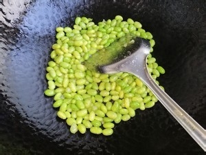 毛豆炒萝卜干的攻略