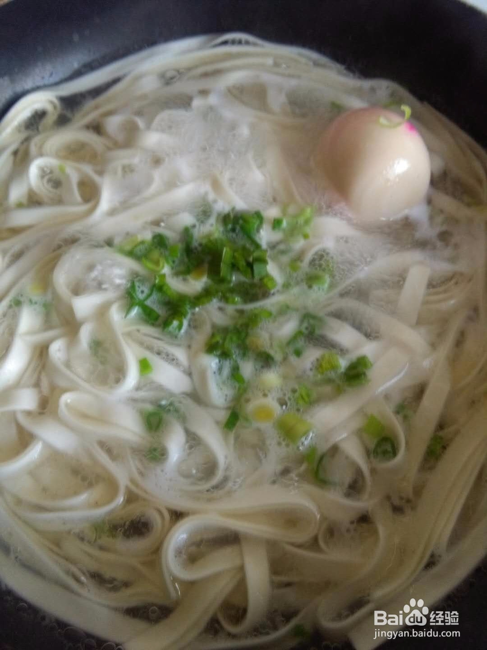 蒜香清汤面的做法