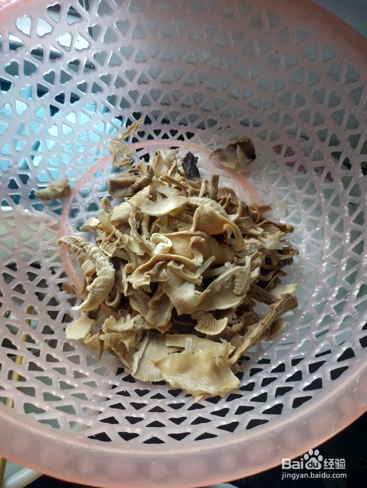 让人流口水的冬菇笋干腊肉