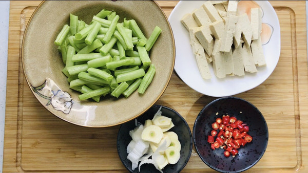 锅烧豆腐烧豆角