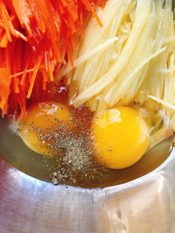 土豆胡萝卜鸡蛋饼