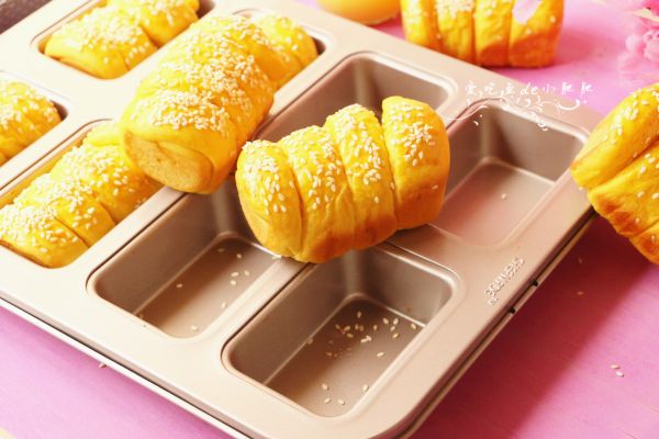 南瓜肉松芝麻包