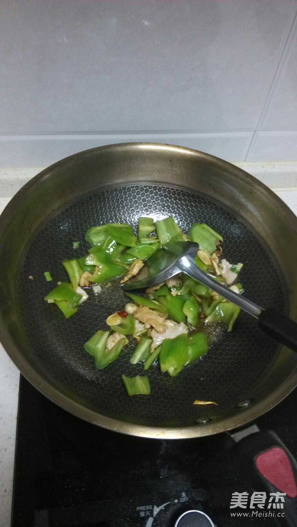 鸡腿菇炒尖椒