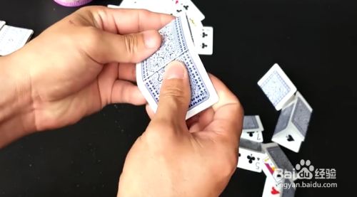 如何利用旧扑克制作首饰收纳盒