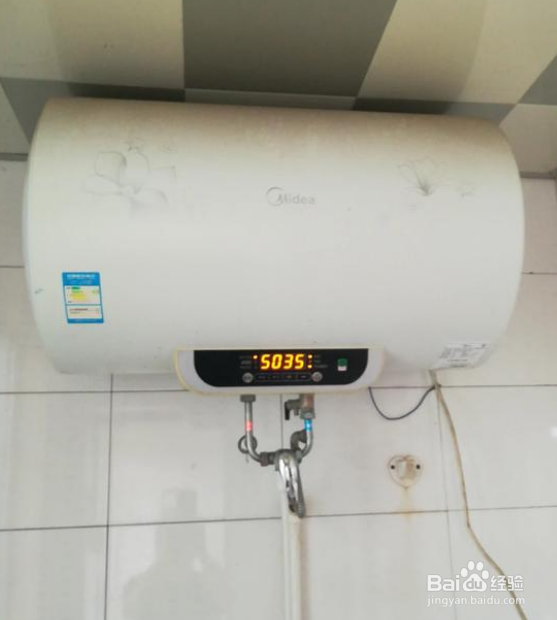 家里的电热水器通电一会就跳闸怎么回事？