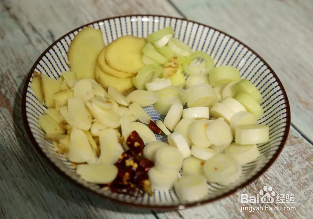 酥香肉嫩小煎鸡