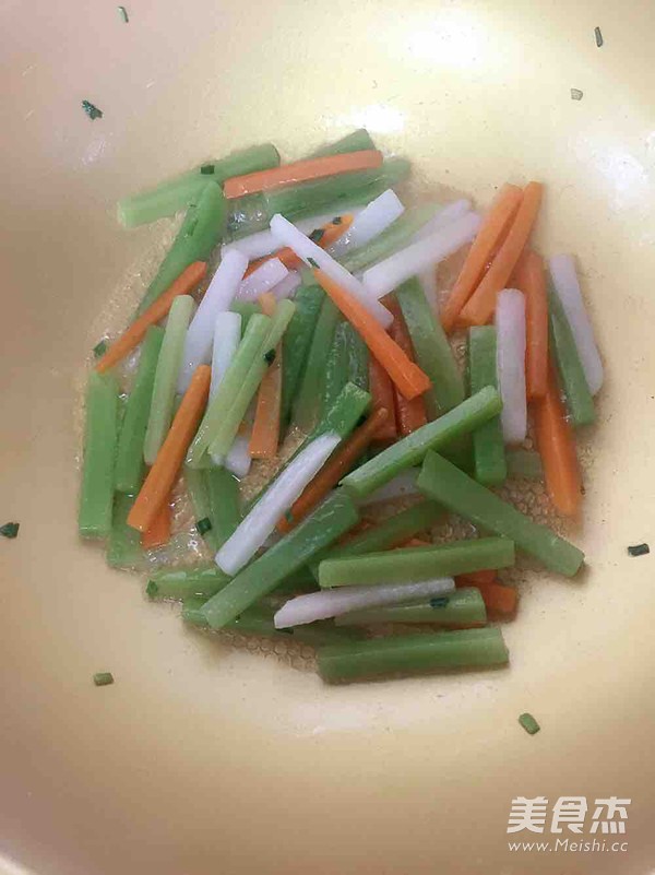 清炒莴笋胡萝卜
