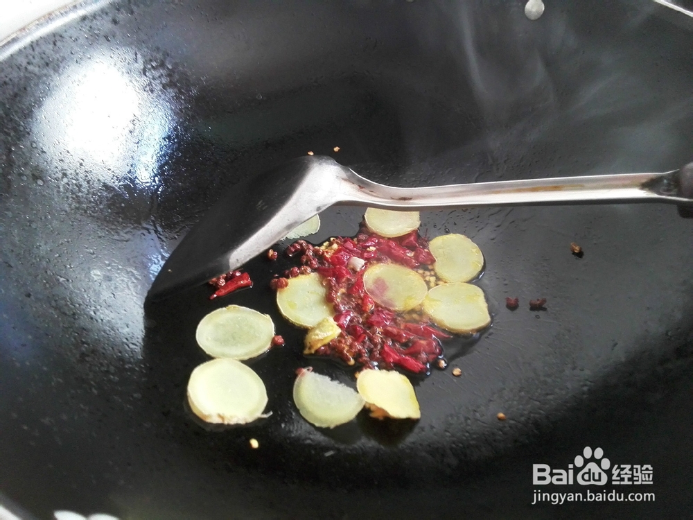 如何烧麻辣鸡块(怎样烧美味营养麻辣鸡块)