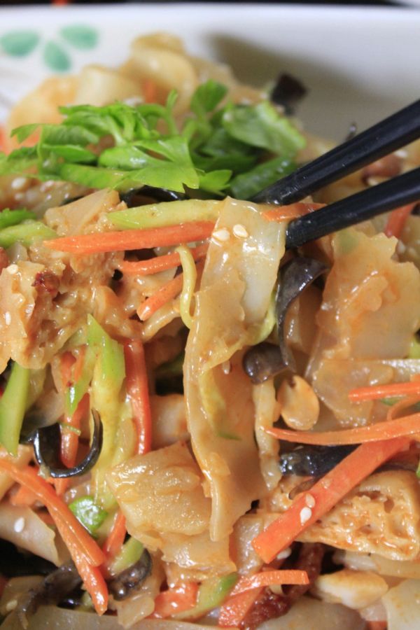 自制食材超丰富的美味凉皮