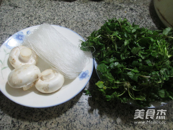 蘑菇荠菜煮粉丝