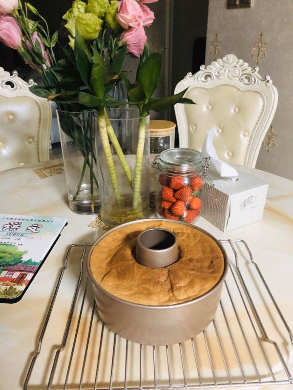 八寸中空戚风蛋糕