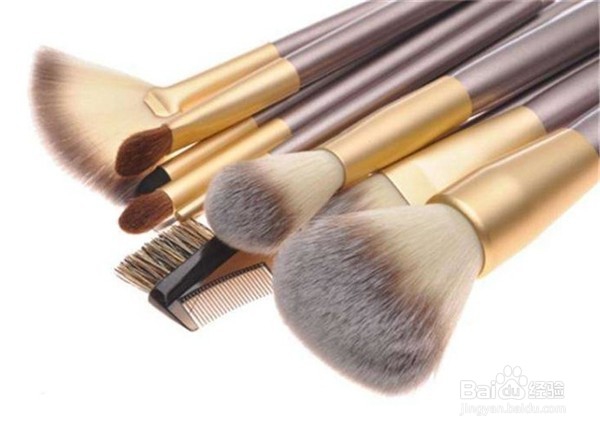 女人选对化妆刷，妆容才能更自然，9招教你搞定